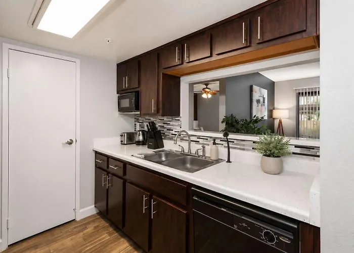 Appartement Retreat Near Asu 2 Bedroom Pools Gym Parking Pet-friendly